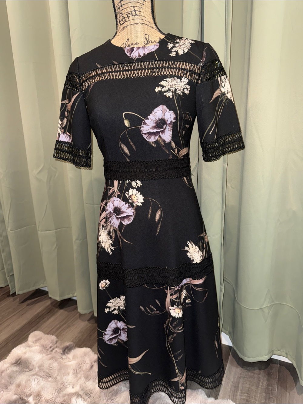 NWT Antonio Melani Lined Black
Wisteria Midi Dress